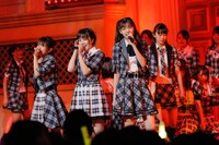 ラストアイドル「好きで好きでしょうがない」発売記念イベント 東京・ヴィーナスフォート 教会広場公演の様子。
