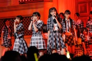 ラストアイドル「好きで好きでしょうがない」発売記念イベント 東京・ヴィーナスフォート 教会広場公演の様子。