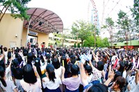 SUPER★DRAGONのライブの様子。（撮影：笹森健一）