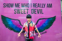 翼を授かった颯。（撮影：笹森健一）