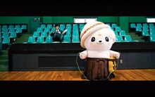 左からDOTAMA、さのまる。