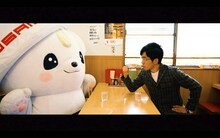 左からさのまる、DOTAMA。