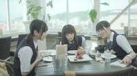 乃木坂46「地球が丸いなら」ミュージックビデオのワンシーン。