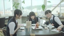 乃木坂46「地球が丸いなら」ミュージックビデオのワンシーン。