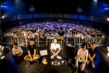 左から西村広文、麻井寛史、植田真梨恵、北田慧、車谷啓介。（撮影：竹谷さくら）