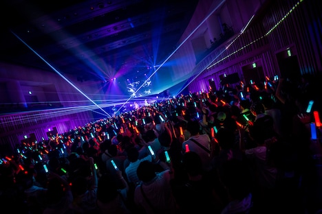 ここなつ「EDP presents ここなつワンマンライブ2018 ～ミライコウシン～」の様子。（撮影：星野耕作、井上演）