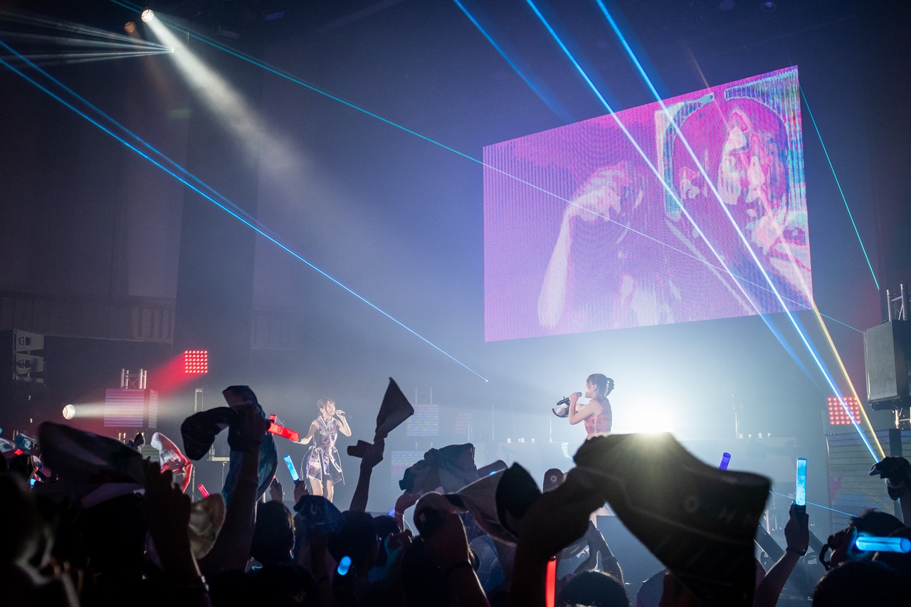 ここなつ「EDP presents ここなつワンマンライブ2018 ～ミライコウシン～」の様子。（撮影：星野耕作、井上演）