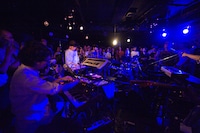 中村佳穂「Kaho Nakamura presents. pray play for Ｕ」の様子。（撮影：森建二）