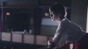 乃木坂46「三角の空き地」ミュージックビデオのワンシーン。
