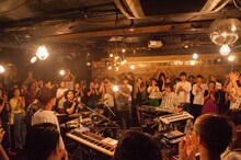 中村佳穂「Kaho Nakamura presents. pray play for Ｕ」の様子。（撮影：森建二）