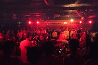 中村佳穂「Kaho Nakamura presents. pray play for Ｕ」の様子。（撮影：森建二）