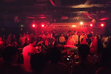 中村佳穂「Kaho Nakamura presents. pray play for Ｕ」の様子。（撮影：森建二）