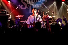 SWANKY DANK「アサヌマファイナル～紅に染まれ～」の様子。（撮影：鈴木公平）