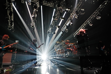 luz「luz 3rd TOUR -SISTER-」の様子。（撮影：小松陽祐［ODD JOB］、加藤千絵）