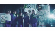 乃木坂46「空扉」ミュージックビデオのワンシーン。