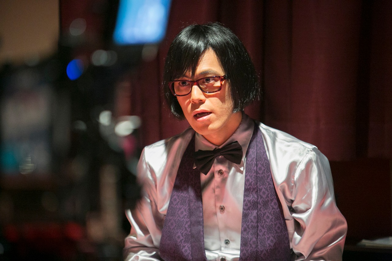 松永天馬が演じるディーラー・狩野。