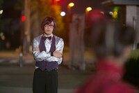 松永天馬が演じるディーラー・狩野。