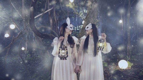 ClariS「CheerS」ミュージックビデオのワンシーン。