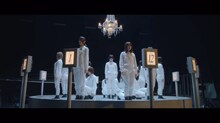 欅坂46「Student Dance」MVのワンシーン。