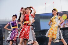 ももいろクローバーZ「MomocloMania2018 -Road to 2020-」8月5日公演の様子。（Photo by HAJIME KAMIIISAKA＋Z）