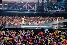 ももいろクローバーZ「MomocloMania2018 -Road to 2020-」8月5日公演の様子。（Photo by HAJIME KAMIIISAKA＋Z）