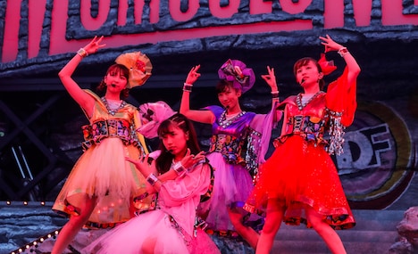 ももいろクローバーZ「MomocloMania2018 -Road to 2020-」8月5日公演の様子。（Photo by HAJIME KAMIIISAKA＋Z）