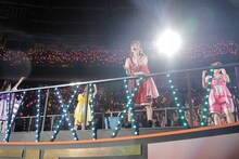 ももいろクローバーZ「MomocloMania2018 -Road to 2020-」8月5日公演の様子。（Photo by HAJIME KAMIIISAKA＋Z）