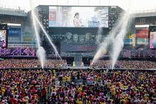 ももいろクローバーZ「MomocloMania2018 -Road to 2020-」8月5日公演の様子。（Photo by HAJIME KAMIIISAKA＋Z）