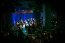 CUBERS「夏の“踊らないワンマン2018”～豪華なフルバンド編成！生演奏でお届けします～」昼公演の様子。（撮影：牛島康介）