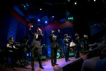 CUBERS「夏の“踊らないワンマン2018”～豪華なフルバンド編成！生演奏でお届けします～」昼公演の様子。（撮影：牛島康介）