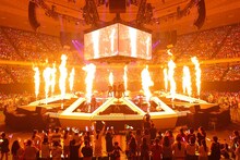 浦島坂田船「浦島坂田船 5th Anniversary ～熱▽CHU▽宙▽ 俺SUMMERと、宇CHU▽旅行▽～」の様子。（撮影：小松陽祐［ODD JOB］、加藤千絵［CAPS］）