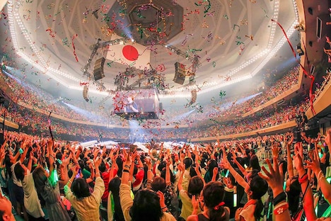 浦島坂田船「浦島坂田船 5th Anniversary ～熱▽CHU▽宙▽ 俺SUMMERと、宇CHU▽旅行▽～」の様子。（撮影：小松陽祐［ODD JOB］、加藤千絵［CAPS］）