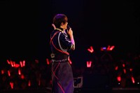 となりの坂田。（撮影：小松陽祐［ODD JOB］、加藤千絵［CAPS］）