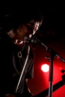 下上貴弘（B / アルカラ）（撮影：石崎祥子）