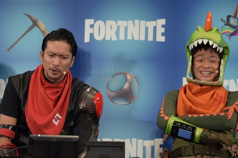 ゲーム中の長瀬智也、城島茂。