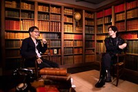 いとうせいこうとSKY-HIの対談の様子。