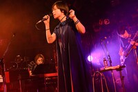 「片平里菜 渋谷クアトロワンマン2days『夏の夜』」の様子。（撮影：古溪一道）