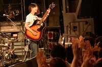 「片平里菜 渋谷クアトロワンマン2days『夏の夜』」の様子。（撮影：古溪一道）