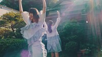 欅坂46「302号室」ミュージックビデオのワンシーン。