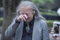 涙を浮かべて語りかけてきた参加者にもらい泣きするレイザーラモンRG。