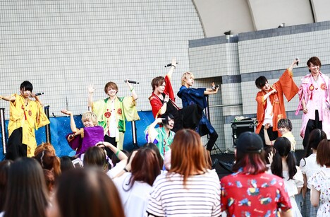 新世紀えぴっくすたぁネ申「ネ申ワンマン～代々木公園野外音楽堂で会いましょう～」の様子。（写真提供：RINethics Inc）