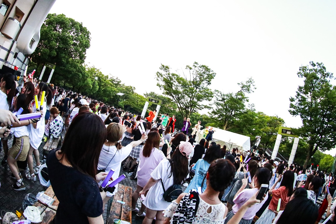 新世紀えぴっくすたぁネ申「ネ申ワンマン～代々木公園野外音楽堂で会いましょう～」の様子。（写真提供：RINethics Inc）
