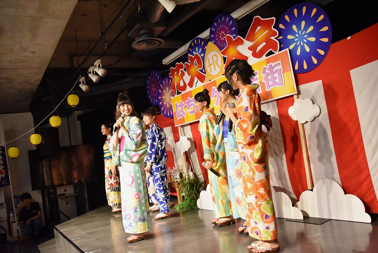 はちみつロケット「花火と漫画とチョコと雨」リリース記念イベントの様子。
