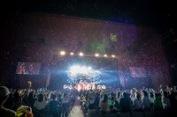 「“超”超フェス」初日公演の様子。