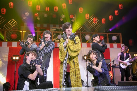 DAIGO(中央)と超特急。