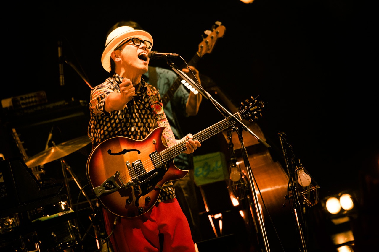 ハナレグミ「2018 ツアー ど真ん中」追加公演の様子。（撮影：田中聖太郎）