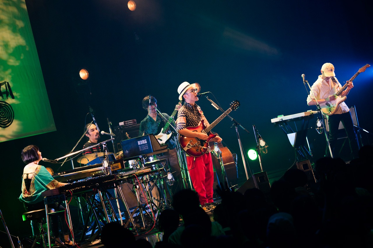 ハナレグミ「2018 ツアー ど真ん中」追加公演の様子。（撮影：田中聖太郎）