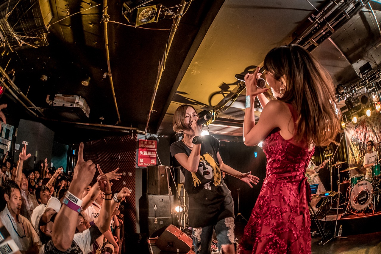 MiZUKiと宮脇早紀。（Photo by Shin Ishihara）