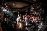 「カミツキ presents『噛みついて神ついて』」東京・TSUTAYA O-Crest公演の様子。(Photo by Shin Ishihara)