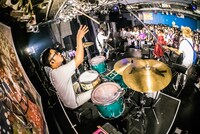 「カミツキ presents『噛みついて神ついて』」東京・TSUTAYA O-Crest公演の様子。（Photo by Shin Ishihara）